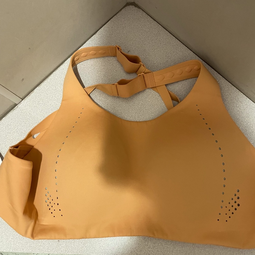 Lululemon Run Times Adjustable and Convertible Strap Bra